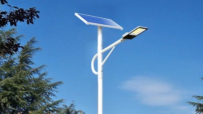 探討太陽(yáng)能路燈一些重要的工作中特性