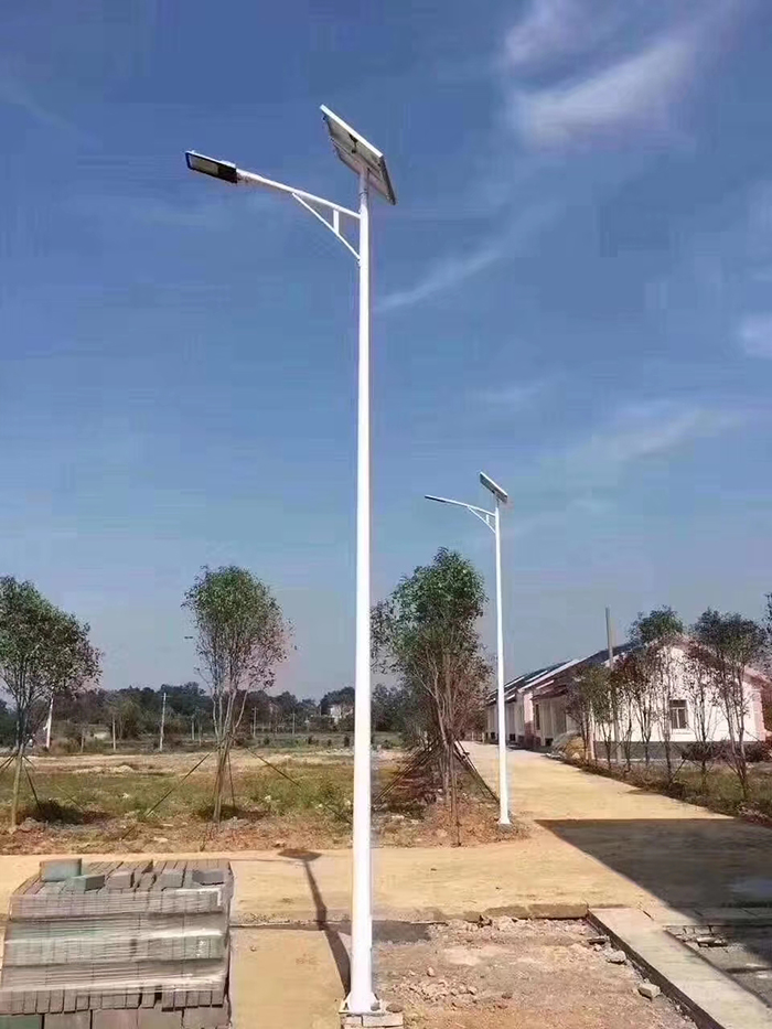 太陽(yáng)能路燈定制 6米太陽(yáng)能路燈 南德太陽(yáng)能燈飾有限公司