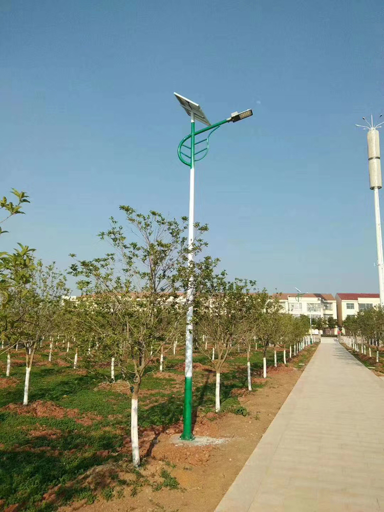 太陽能路燈_太陽能路燈價錢_南德太陽能路燈生產(chǎn)廠家
