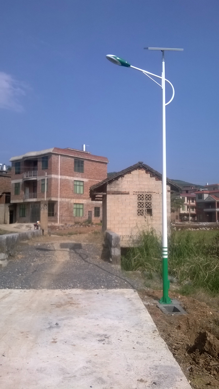 安徽太陽(yáng)能路燈_南德太陽(yáng)能路燈_太陽(yáng)能路燈生產(chǎn)廠家