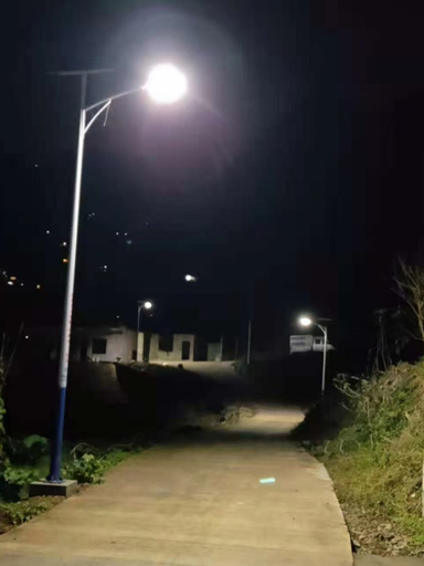 廣西隆林太陽能路燈，“照亮”鄉(xiāng)村脫貧致富路
