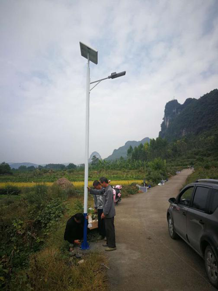 廣西太陽(yáng)能路燈_廣西太陽(yáng)能led路燈_南德太陽(yáng)能路燈