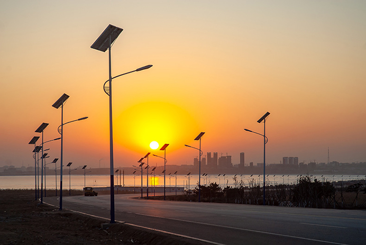 太陽能路燈_太陽能路燈燈具_南德太陽能路燈廠家