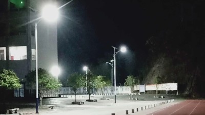 亮啦，110余盞太陽能路燈照亮梧州學子求學之路