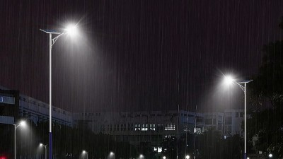 太陽能路燈閃爍怎么辦？